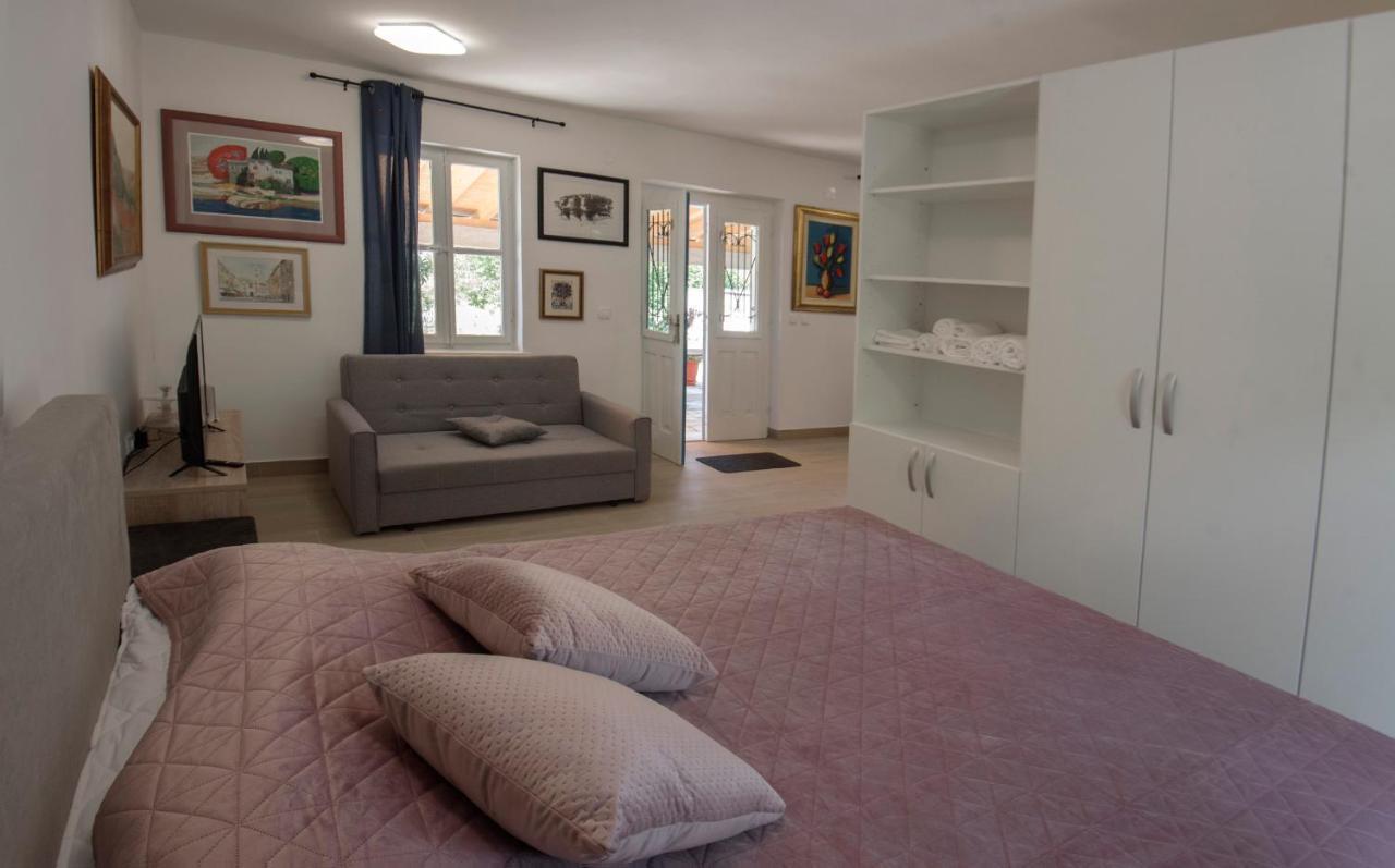 Studio Apartman Roza Ston Εξωτερικό φωτογραφία
