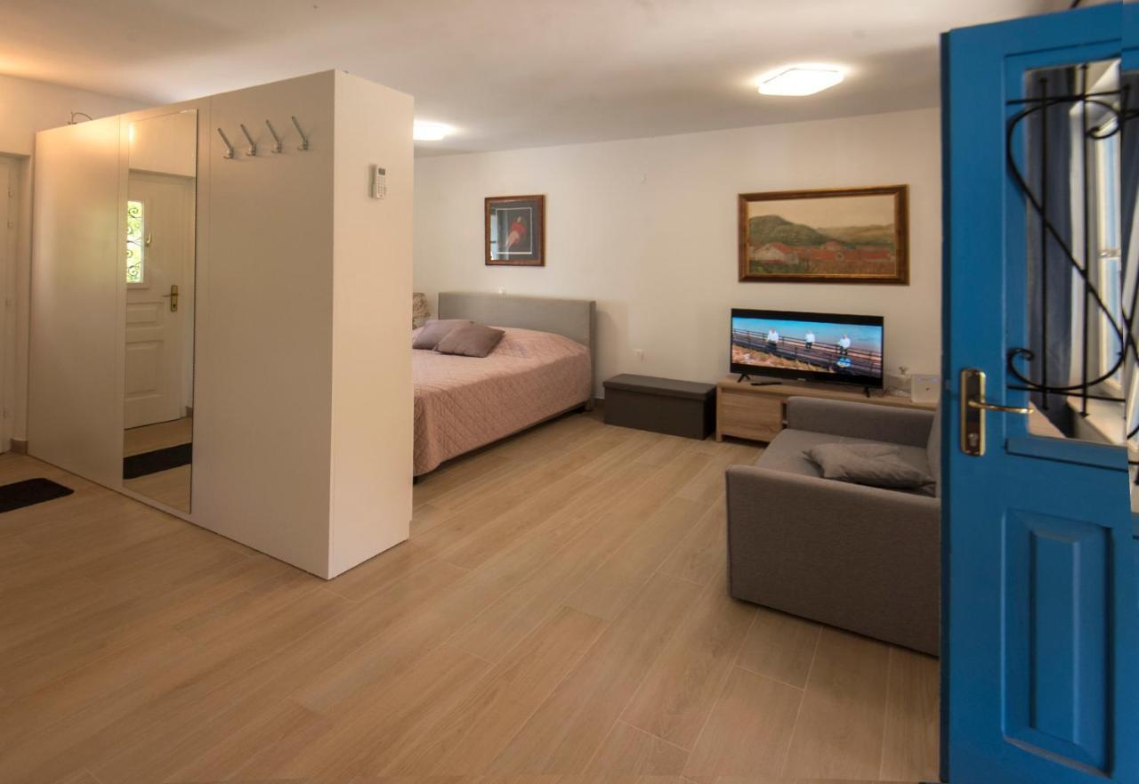 Studio Apartman Roza Ston Εξωτερικό φωτογραφία